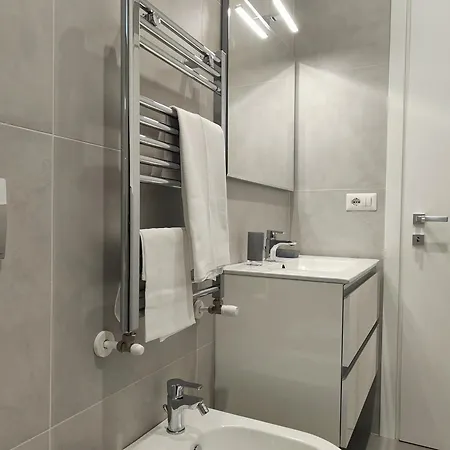 Homiday - Luminoso * Pineto