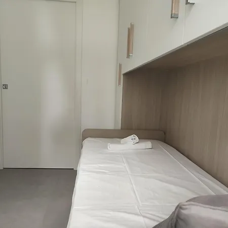 Homiday - Luminoso Apartment Pineto