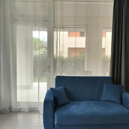 Homiday - Luminoso Appartamento Pineto