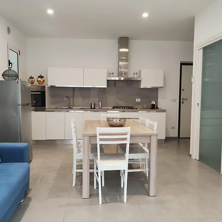 Homiday - Luminoso Pineto