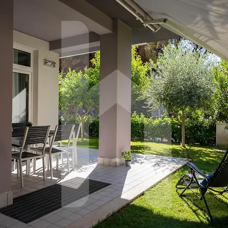 Homiday - Luminoso Apartment