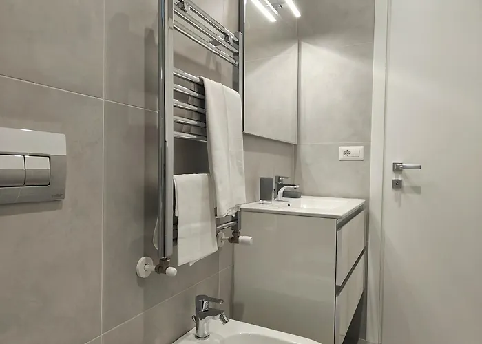 Homiday - Luminoso * Pineto